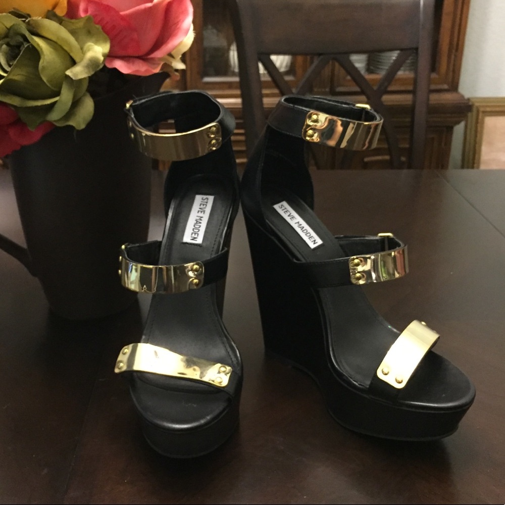Steve Madden Gold Strap Wedges
